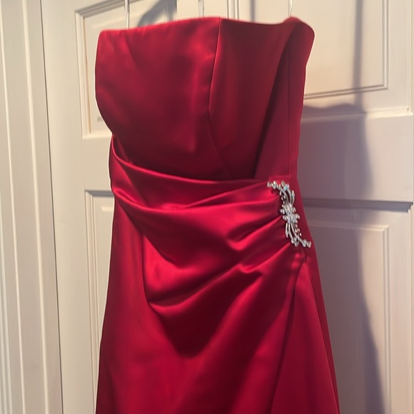 David’s Bridal Ruby Red Evening Gown, size 4. - Picture 2 of 8